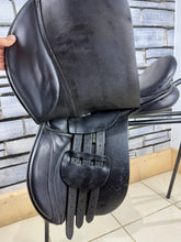 Load image into Gallery viewer, 17” Wide Dever Cob GP Saddle - Black