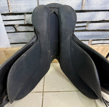 Load image into Gallery viewer, 17” Medium Thorowgood Maxam GP Saddle - Black