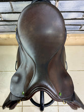 Load image into Gallery viewer, 17 1/2” Wide Ideal Classic GP Saddle - Brown