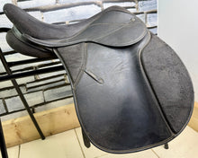 Load image into Gallery viewer, 17” Wide Thorowgood Griffin Cob GP Saddle - Black - Lightweight Synthetic - Flat Tree - 4 Straps