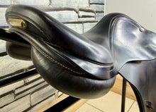 Load image into Gallery viewer, 16” Medium (33) Prestige John Whitaker Junior Pony Jumping Saddle - Black