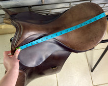Load image into Gallery viewer, 18” Medium Zaldi Jupiter GP/Jump Saddle - Brown