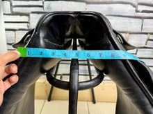 Load image into Gallery viewer, 17” MW Kieffer Wien DL Professional Dressage Saddle - Black