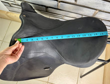 Load image into Gallery viewer, 17” XW/Changeable Gullet Wintec 2000 GP Saddle - Black