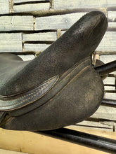 Load image into Gallery viewer, 16 1/2” XW Thorowgood Cob GP Saddle - Black