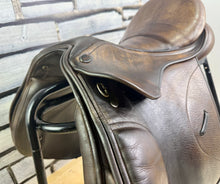 Load image into Gallery viewer, 16 1/2” XW/Changeable Gullet Shires Optimus Leather GP Saddle - Brown