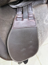Load image into Gallery viewer, 15 1/2” MW/Changeable Gullet Wintec Pony GP Saddle - Brown