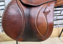 Load image into Gallery viewer, 16 1/2” MW Stride Free Double Flap Jump Saddle - Tan