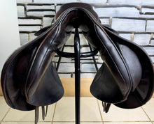 Load image into Gallery viewer, 17 1/2” MW Albion Kontrol Jump Saddle - Brown - Double Flap - Big Blocks