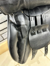 Load image into Gallery viewer, 17” Wide-XW Dever Cob GP Saddle - Black