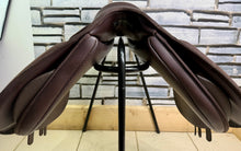 Load image into Gallery viewer, 17” MW/Changeable Gullet Wintec 500 VSD GP Saddle - Brown - Cair