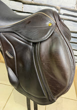 Load image into Gallery viewer, 17 1/2” MN Kruger MonoFlap Jump Saddle - Brown - High Wither - Jumping/XC - TB ROR