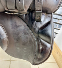 Load image into Gallery viewer, 17 1/2” Wide Symmonds Designer VSD/GP Saddle - Brown