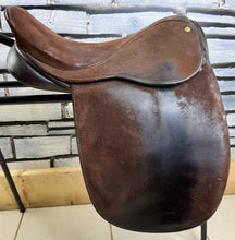 Load image into Gallery viewer, 15” Medium Morris &amp; Nolan WH Working Hunter Saddle - Brown - Suede - Working Hunter