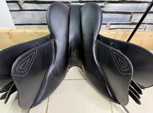 Load image into Gallery viewer, 16 1/2” Changeable Gullet (Medium) Whitaker Barnsley Pony Jumping Saddle - Black