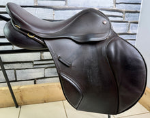 Load image into Gallery viewer, 17” MW Jeffries Falcon One GP/Jump/Event Saddle - Brown - Square Cantle