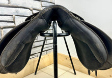 Load image into Gallery viewer, 17” Wide Thorowgood Maxam GP Saddle - Black