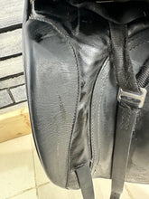 Load image into Gallery viewer, 17” Wide Silhouette Dressage Saddle - Black