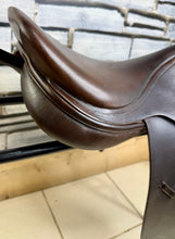 Load image into Gallery viewer, 16 1/2” MW GFS English Close Contact Jump Saddle - Brown