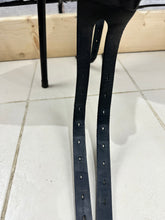Load image into Gallery viewer, 17 1/2” MW Voltaire Lexington Monoflap Jump Saddle - Black