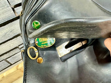Load image into Gallery viewer, 17 1/2” MW Ideal VSD Saddle - Black