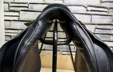 Load image into Gallery viewer, 17 1/2-18” Wide Ideal 1350 GP Saddle - Black