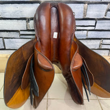 Load image into Gallery viewer, 17 1/2” B (Medium) Stubben Siegfried II Jump Saddle - Tan