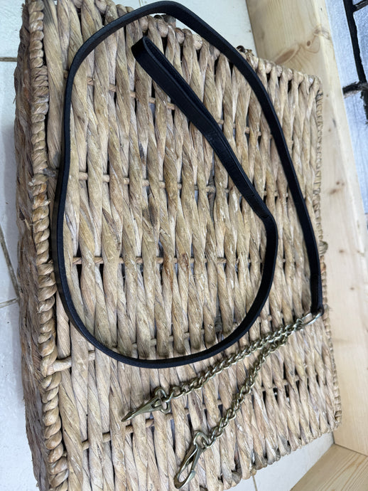 S/H Brass Coupling Chain with Leather In Hand Lead