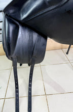 Load image into Gallery viewer, 17 1/2” MW Amerigo Classic Dressage Saddle - Black
