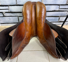Load image into Gallery viewer, 17 1/2” C (MW) Stubben Siegfried II Jump Saddle - Brown