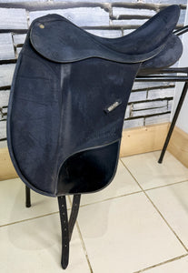16” MW/Changeable Gullet Wintec Isabell Werth Dressage Saddle - Black