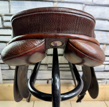 Load image into Gallery viewer, 17” Medium/Changeable Gullet Bates Caprilli Jump Saddle - Brown