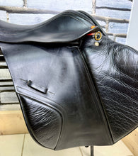 Load image into Gallery viewer, 17” MW Albion K2 Jump Saddle - Black