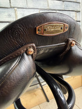 Load image into Gallery viewer, 17 1/2” 30/MW Stubben Roxanne GP/Jump Saddle -Brown- Diamonte &amp; Patent Trim 2025