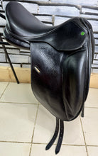 Load image into Gallery viewer, 17 1/2” MW Hockenden Saddlery Monoflap Dressage Saddle - Black