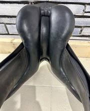 Load image into Gallery viewer, 17” Medium Jeffries Falcon English Event GP Saddle - Black