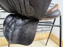 Load image into Gallery viewer, 17 1/2” Medium Black Country Wexford Jump Saddle - Brown