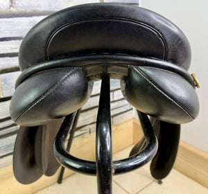 17” Wide Farrington Burford Event Saddle - Black