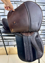 Load image into Gallery viewer, 17 1/2” Medium Silhouette Midas High Wither GP Saddle - Brown