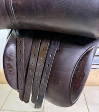 Load image into Gallery viewer, 18” Wide-XW Fylde Show/Working Hunter Saddle -Brown- Suede Top