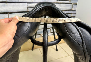 17 1/2” Wide Black Country Ricochet High Wither Jump Saddle - Black