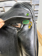 Load image into Gallery viewer, 18” Medium Ideal Suzannah Dressage Saddle - Black