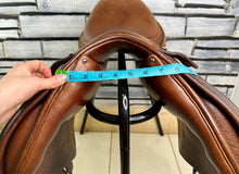 Load image into Gallery viewer, 16 1/2” MW Stride Free Double Flap Jump Saddle - Tan