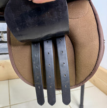 Load image into Gallery viewer, 15” Wide Eclipse Pony GP Saddle - Brown