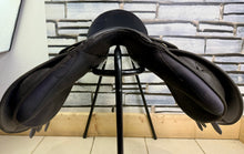 Load image into Gallery viewer, 17” XXW Thorowgood Maxam GP Saddle - Black - Extra Extra Wide -