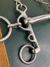 Load image into Gallery viewer, 5” Mullen Mouth Rugby Pelham Showing Bit