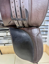 Load image into Gallery viewer, 17 1/2” XW English VSD/GP/WH Saddle - Brown