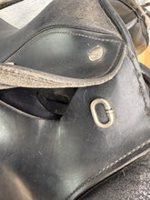 Load image into Gallery viewer, 16 1/2” XW Thorowgood Cob GP Saddle - Black