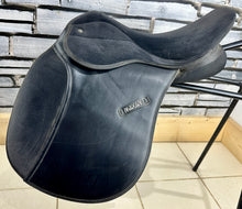 Load image into Gallery viewer, 17” XW Thorowgood Maxam Cob GP Saddle - Black