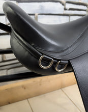 Load image into Gallery viewer, 15” Medium Leather Pony GP/Jump Saddle - Black - Point &amp; Balance Straps